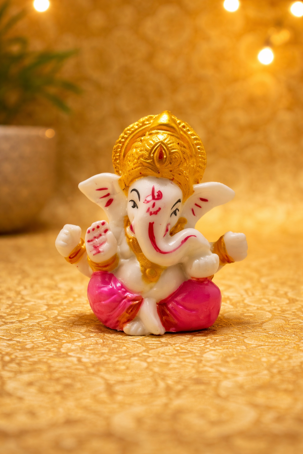 Mini Lord Ganesha Idol – Decorative Spiritual Home Decor Showpiece