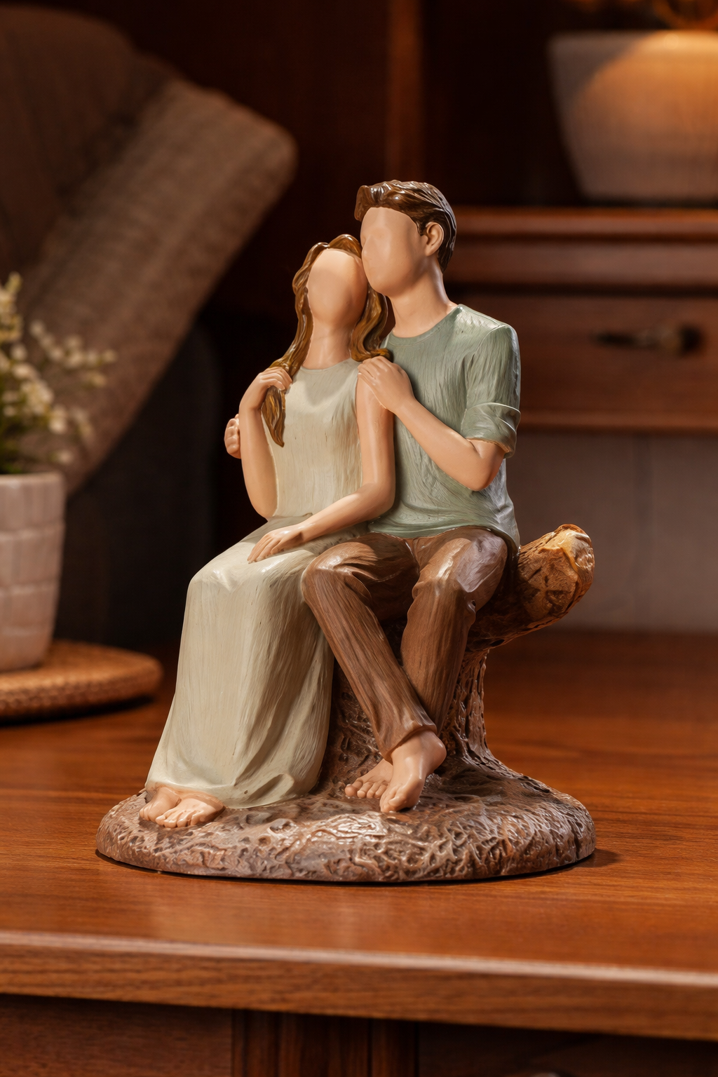 Romantic Couple Figurine Statue – Elegant Love Home Decor Showpiece