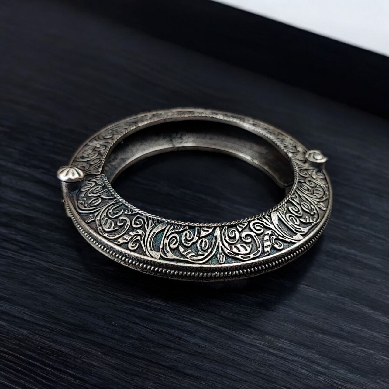 Vintage Engraved Silver Bangle Bracelet for Women - Elegant Traditional Jewelry