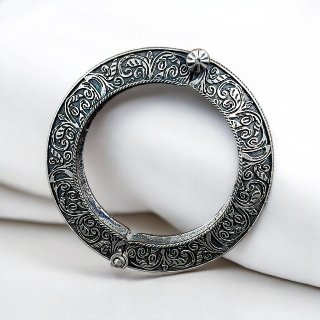 Vintage Engraved Silver Bangle Bracelet for Women - Elegant Traditional Jewelry